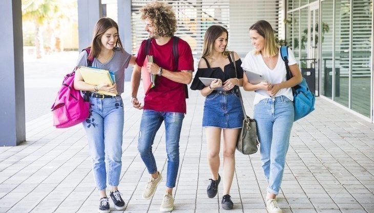 Amigos que Harás en la Universidad