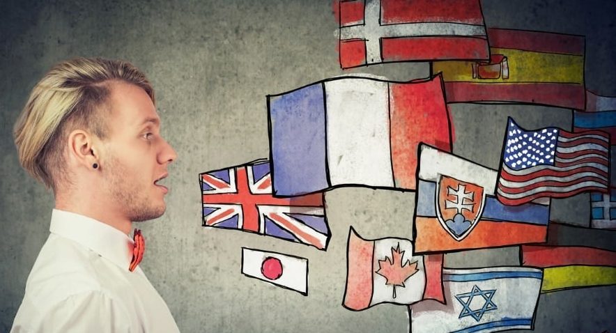 Salidas profesionales relacionadas con los idiomas chico y banderas