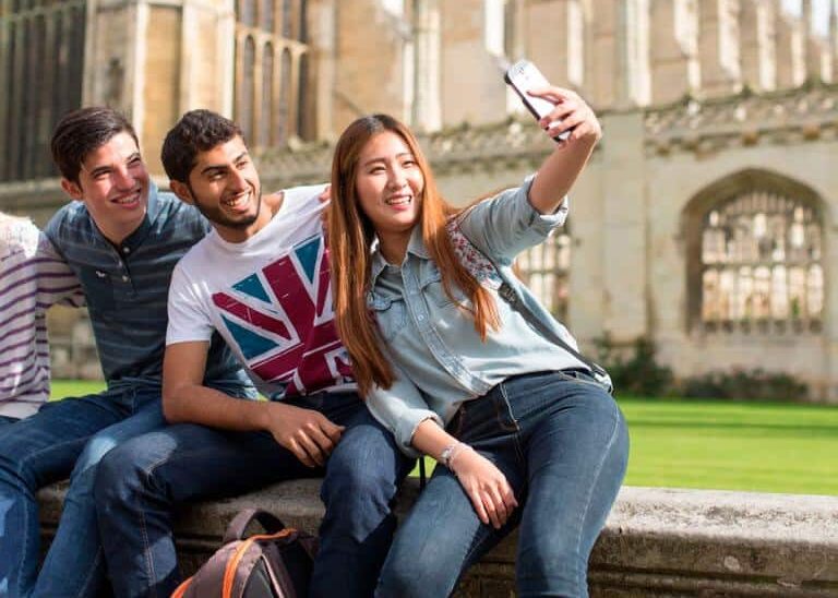 Exámenes Cambridge y Viajes al Extranjero estudiantes
